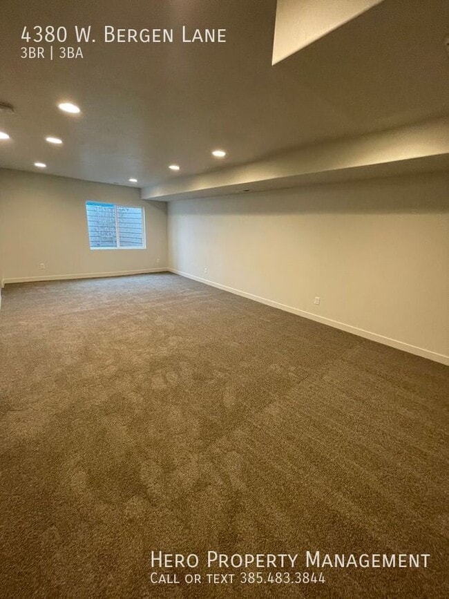 Building Photo - 4380 Bergen Ln