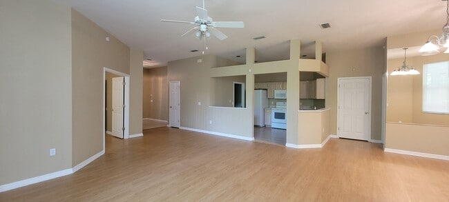 Building Photo - 3/2 (Hickory Walk in Haile Plantation) Beautiful home off the 15th Green of Haile Golf Course.