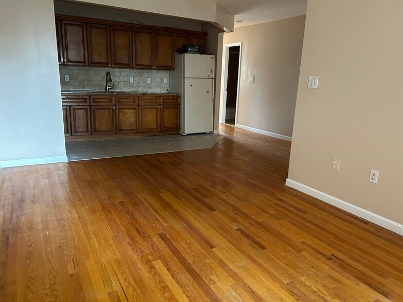 Building Photo - 1284 Arnow Ave