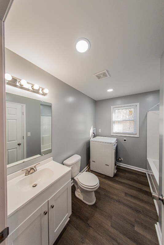 Building Photo - 120 Lake Dr