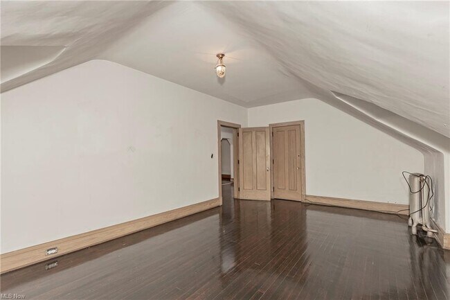 Building Photo - 283 Corning Dr