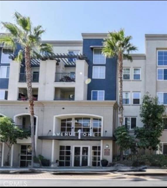 Building Photo - 2324 Scholarship