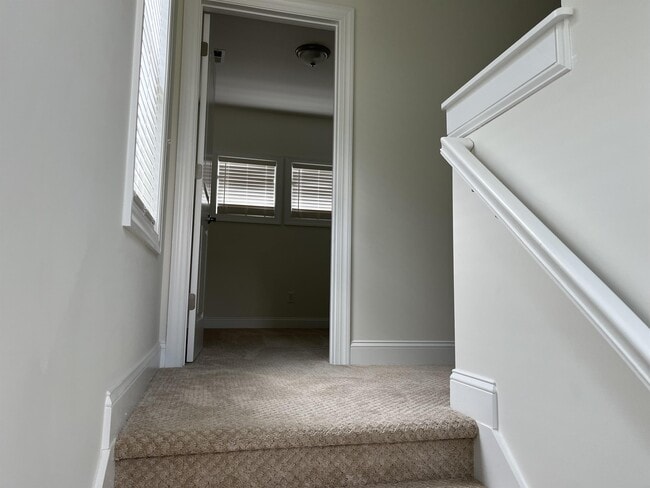 Building Photo - 102 Yellowlegs Ln