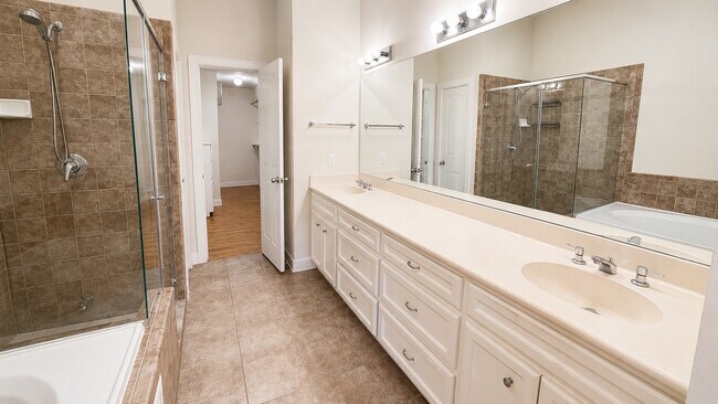 Building Photo - 2710 Hullsmith Dr
