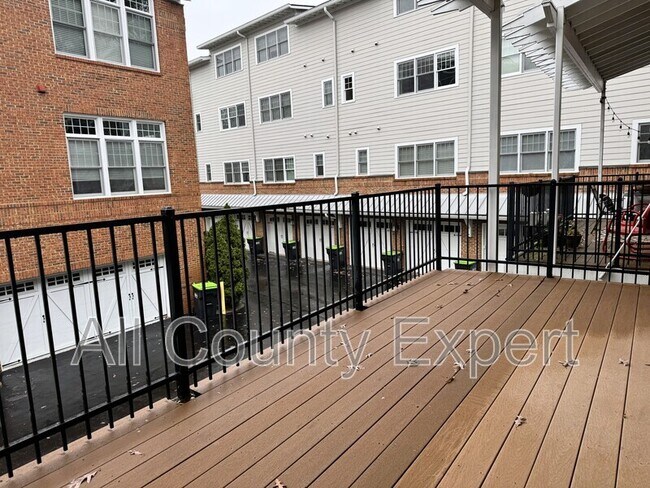 Building Photo - 1258 DeKalb Ave NE