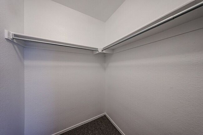 Building Photo - Introducing a stunning 4-bedroom, 2.5-bath...