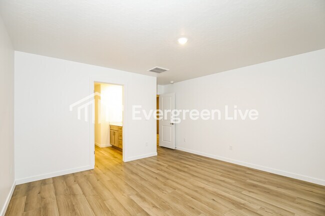 Building Photo - 15146 Nimbus Way