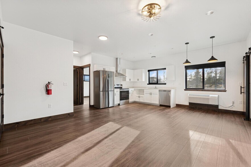 Building Photo - 1010 Baker Ave