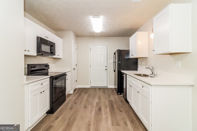 Building Photo - 129 Rosewood Dr