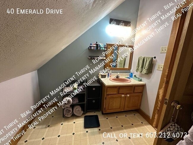 Building Photo - 40 Emerald Dr