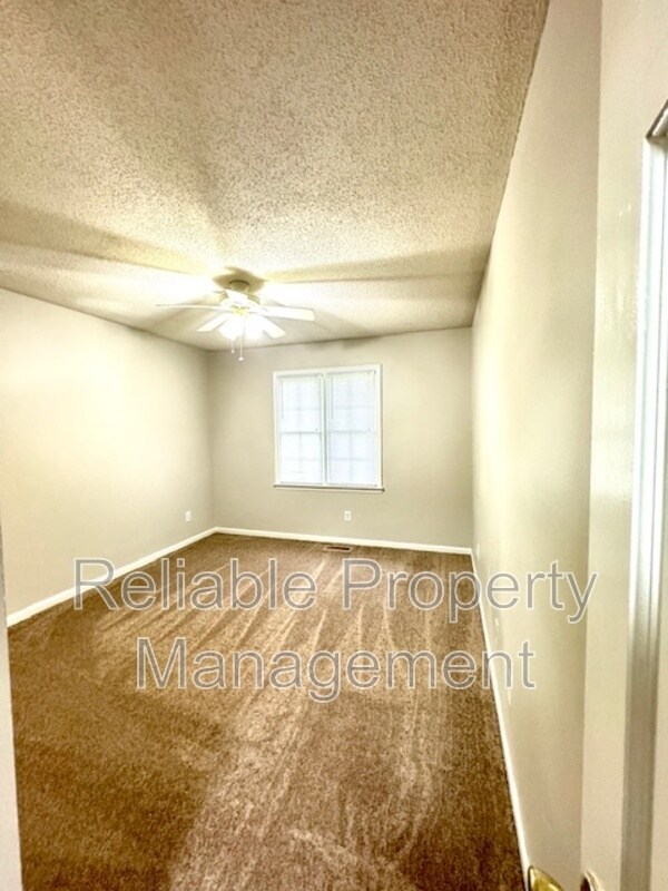Building Photo - 61 S Sussex Dr