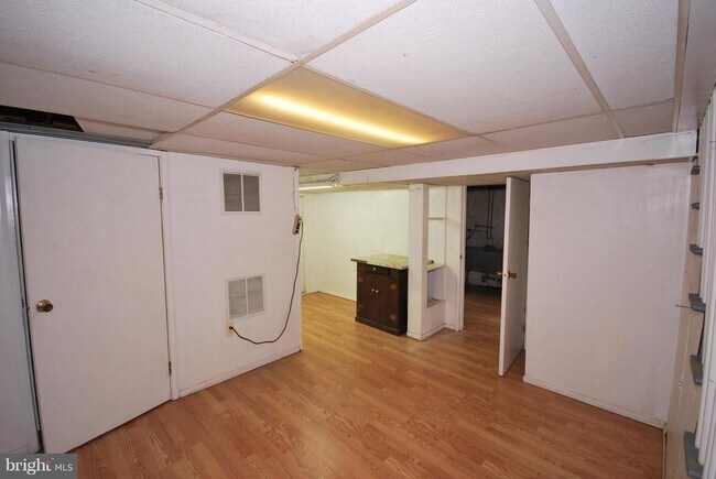 Building Photo - 9105 Wire Ave