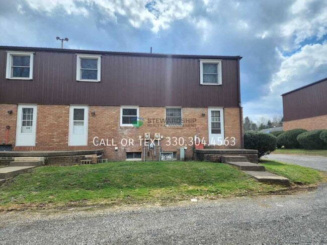 Building Photo - 157 Elm St NE