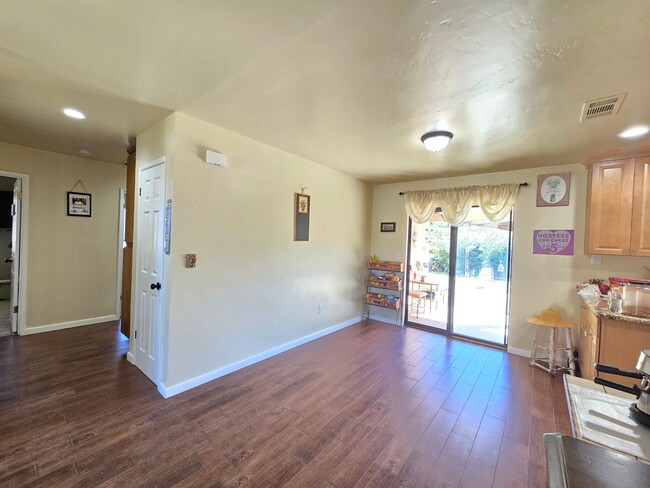 Building Photo - House for rent  | 3 Bedrooms | 2 Bathrooms...
