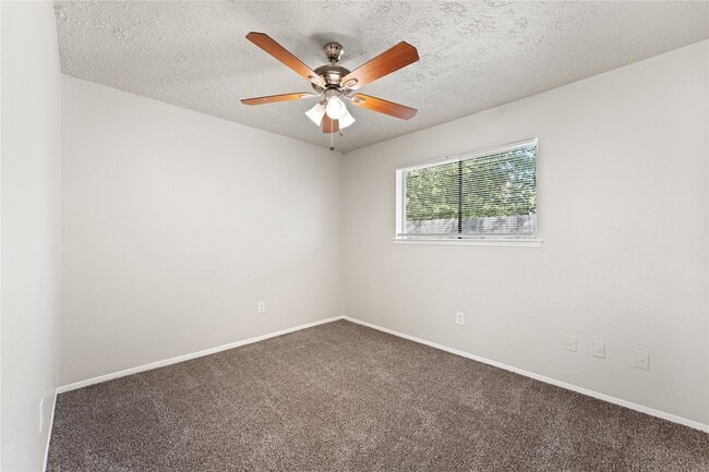 Building Photo - 10746 Staghill Dr