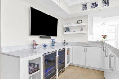 Building Photo - 3700 S Ocean Blvd