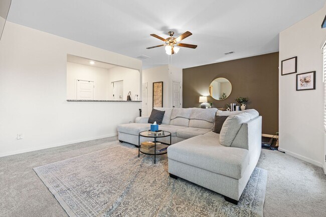 Building Photo - Welcome Home to Comfort, Space & Convenience in Decatur!