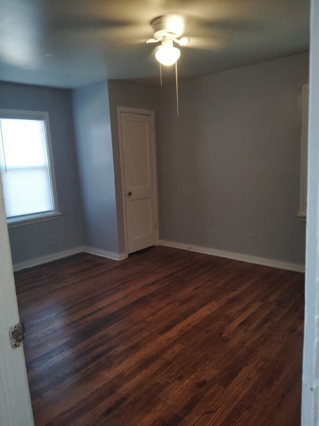 Building Photo - 3800 NE 12th Ave