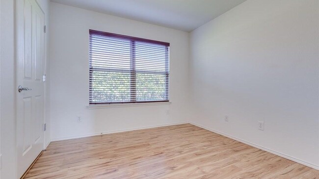 Building Photo - 7414 Birmingham Forest Dr
