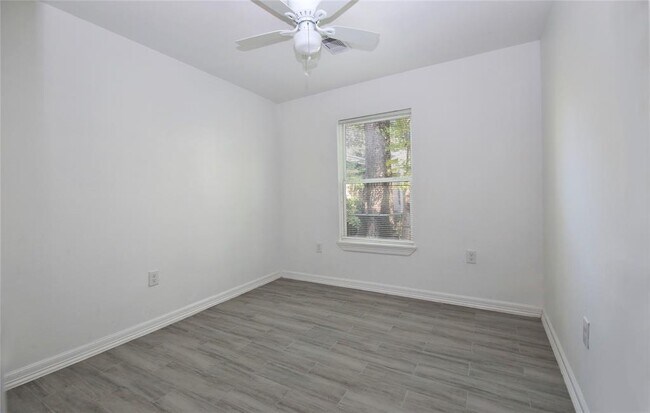 Building Photo - 5230 Pensdale St