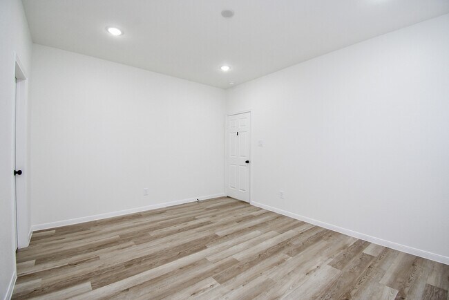 Building Photo - 2139 Counter Point Dr