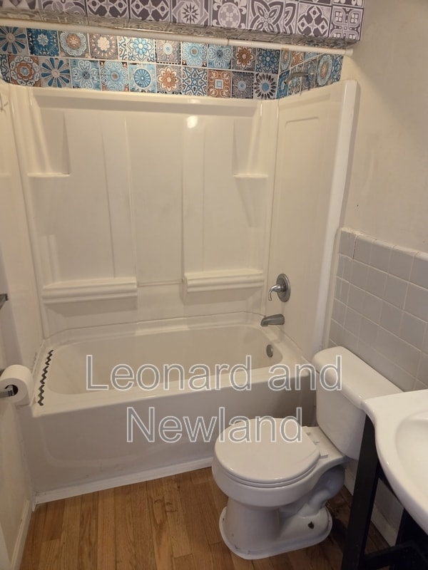 Building Photo - 576 Harding Rd