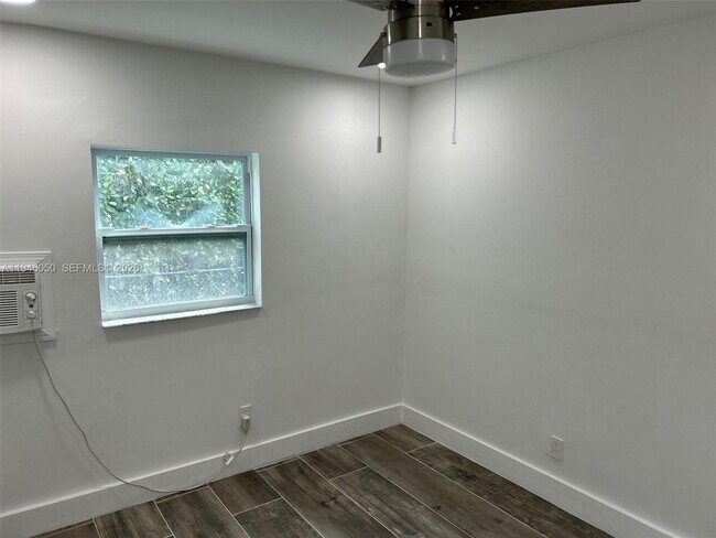 Building Photo - 261 NW 49th St