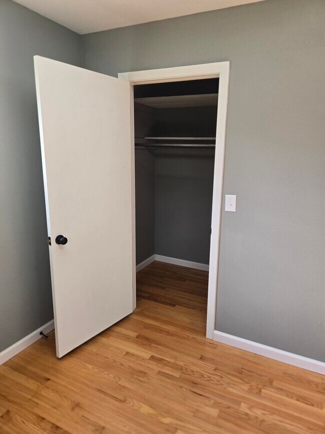 Building Photo - Charming 3-Bedroom Brick Home in Town – Newly Remodeled!