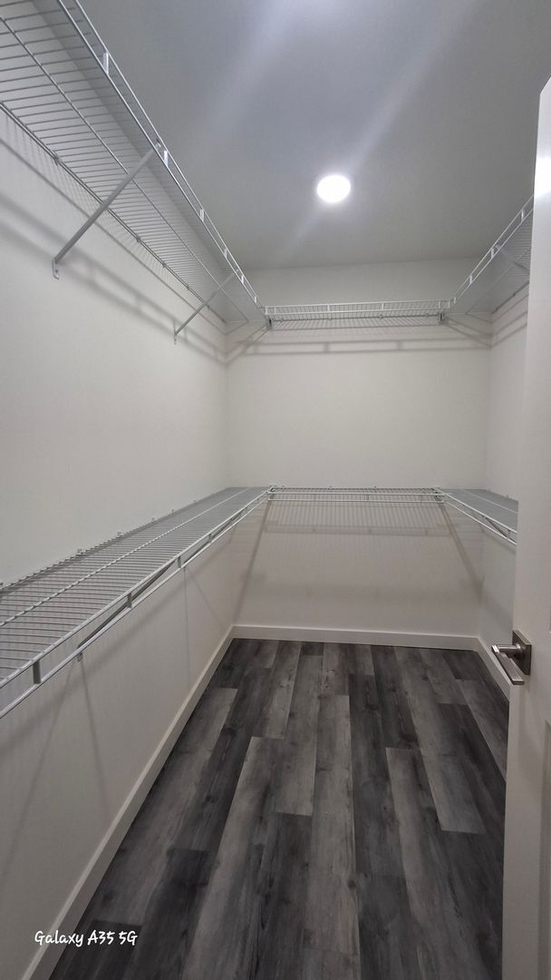 Building Photo - Now Leasing – 3 Bedroom / 2 Bathroom Luxury Apartments