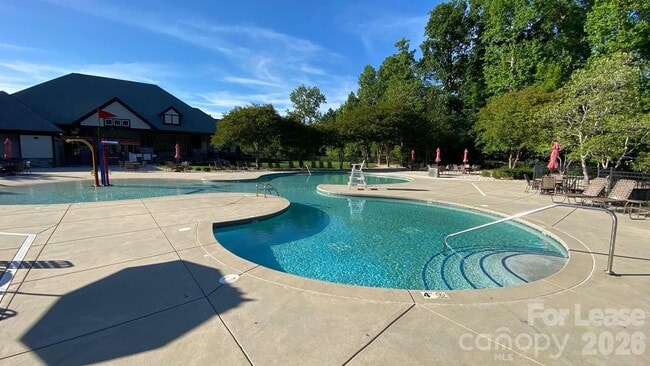 Building Photo - 8921 Pennegrove Cir