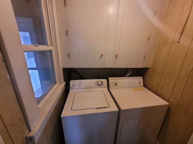 Building Photo - Spacious 2bd / 1Bath home in the Perry District!