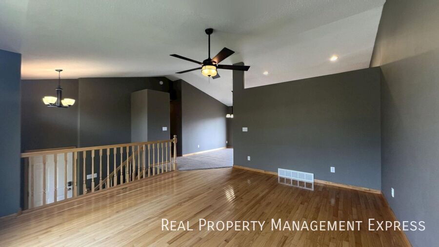 Building Photo - 4 Bedroom 2 Bathroom Home for Rent