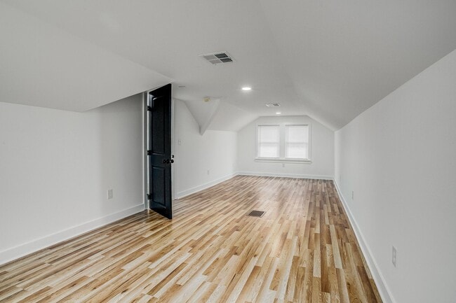 Building Photo - 4421 Bellefontaine Ave