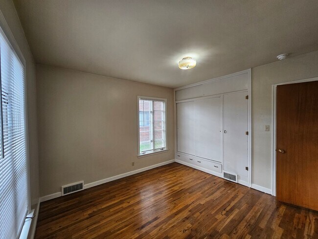 Building Photo - 303KENT