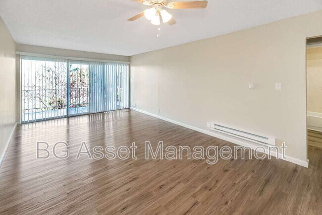 Building Photo - 944 Fletcher Ln