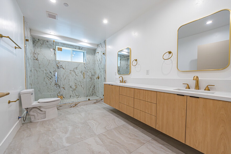 Building Photo - 242 N Dillon St