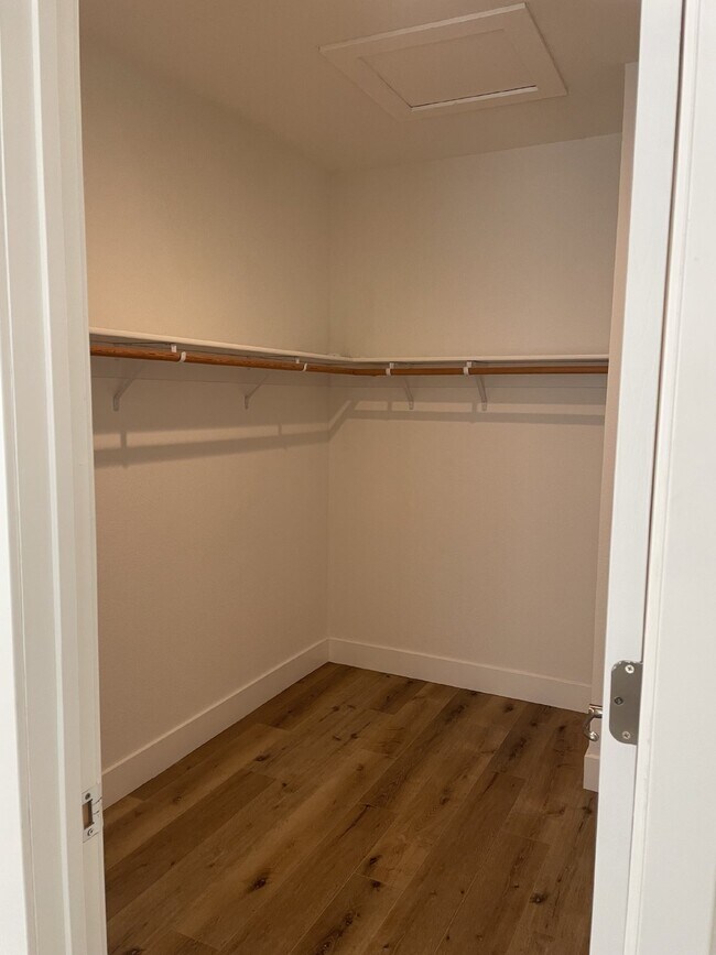 Building Photo - 1705 Berrywood Dr
