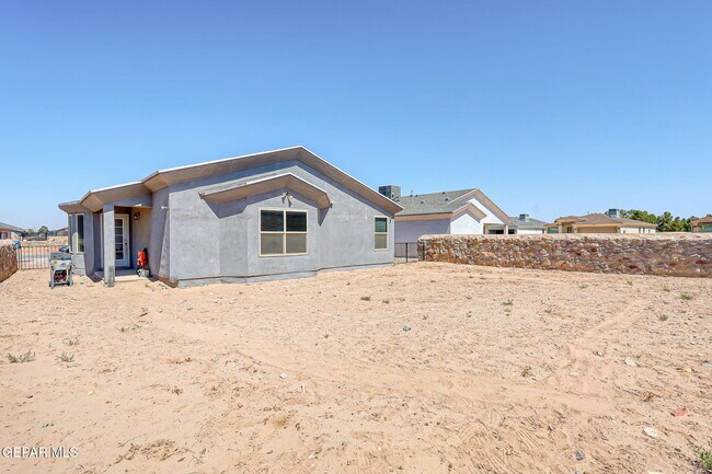 Building Photo - 404 Villa Ysleta