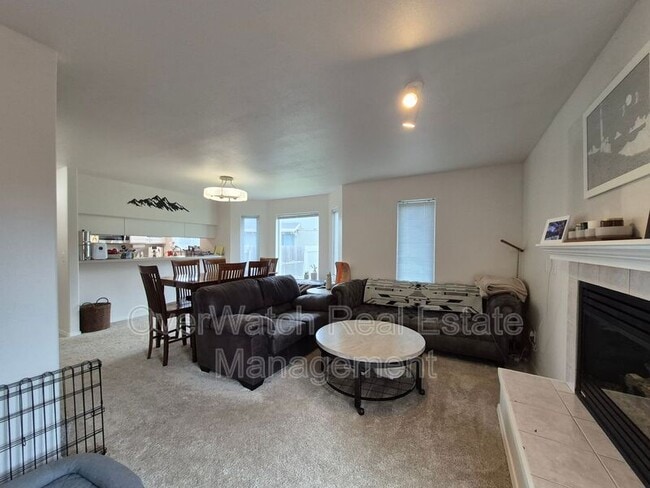Building Photo - 3926 Lakehurst Cir