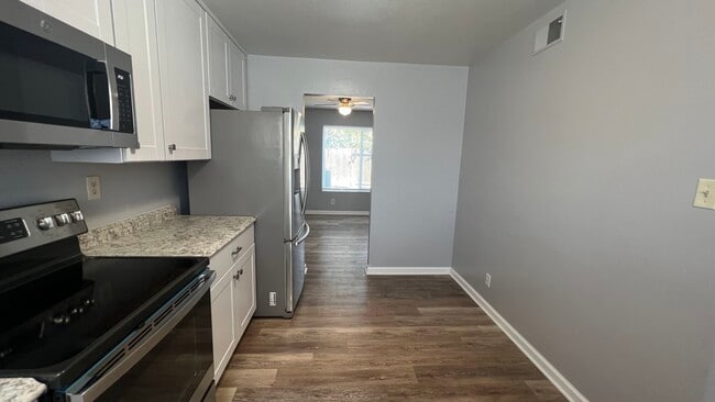 Building Photo - 2125 Banyan Way