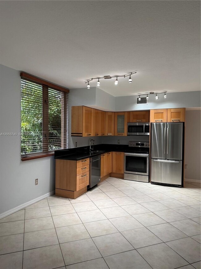 Building Photo - 2630 SW 28th St