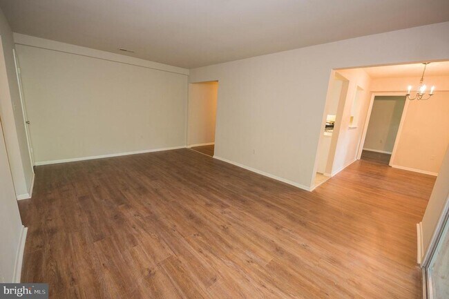 Building Photo - 803 College Ln
