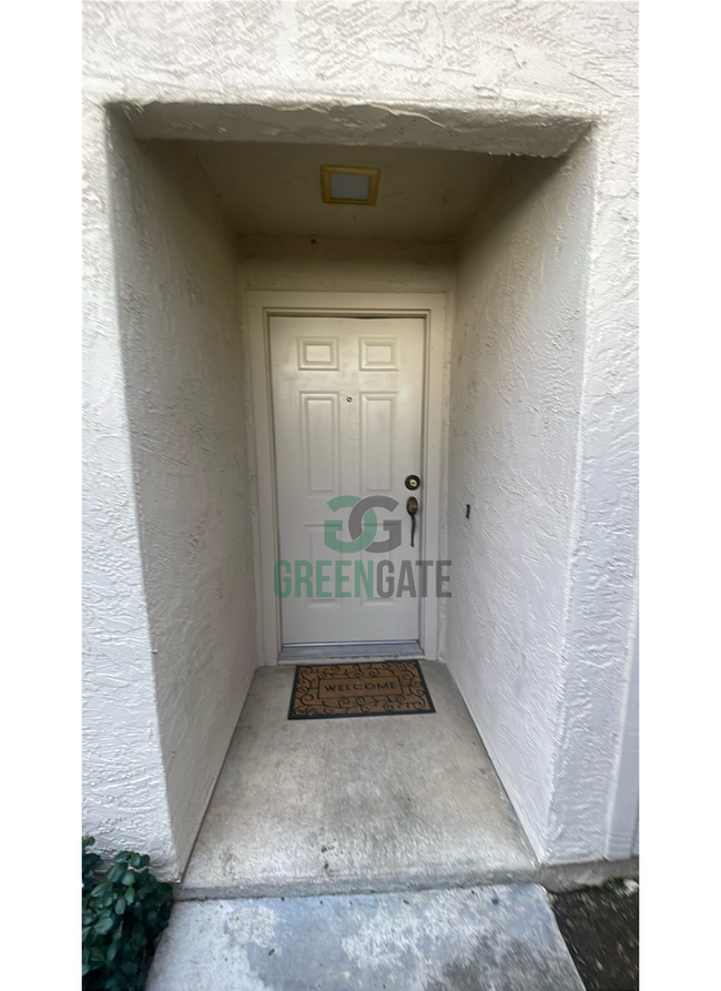 Building Photo - Gate Community 2 Bedroom Condo Availabilit...