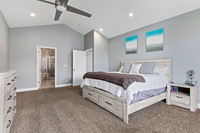Building Photo - 4 Bedroom/ 4 Bathroom Home In Draper