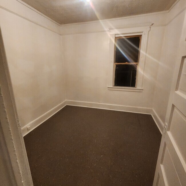 Building Photo - 13 Brinkerhoff Pl