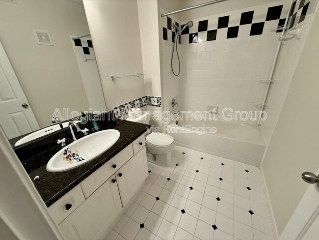 Building Photo - 453 Water St