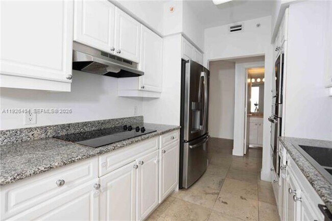 Building Photo - 4779 Collins Ave