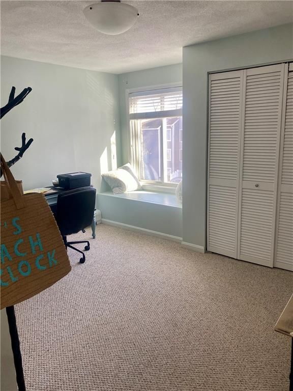 Building Photo - 7 Wake Robin Rd