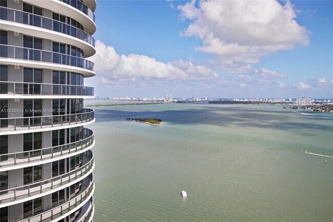 Building Photo - 1756 N Bayshore Dr