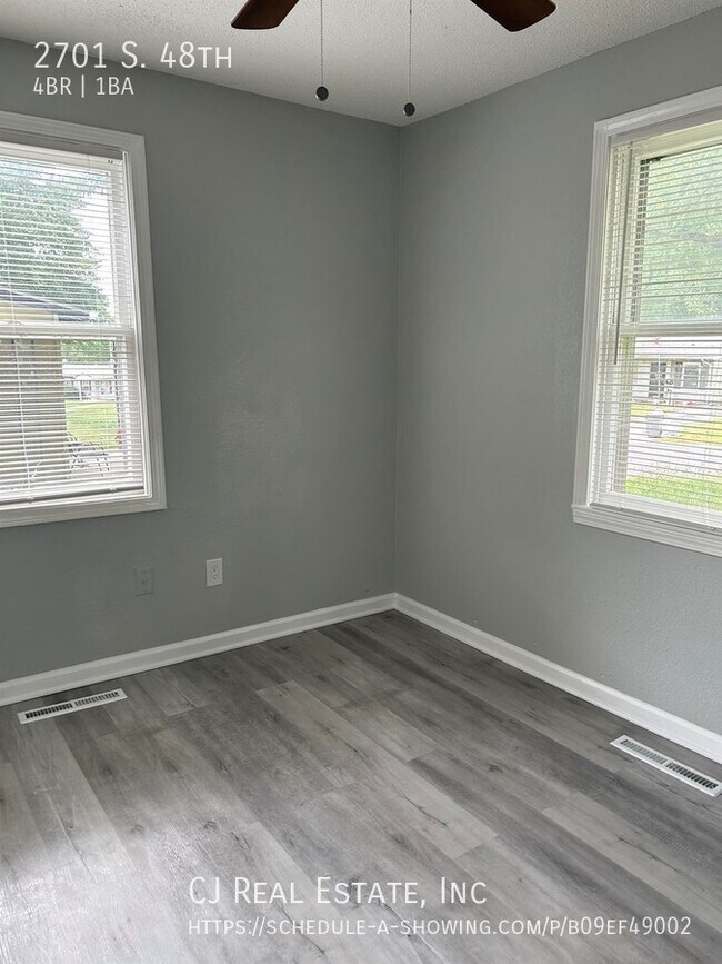 Building Photo - 2701 S 48 St